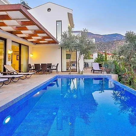 Sleeps 6 Pool Air Con Wifi Villa