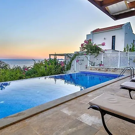 Sleeps 6 Pool Air Con Wifi *
