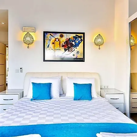 Sleeps 6 Pool Air Con Wifi *